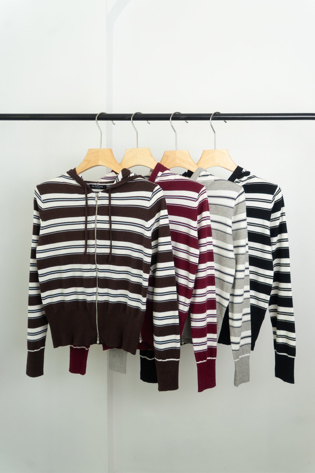 Alternative view of Campera tejida rayada