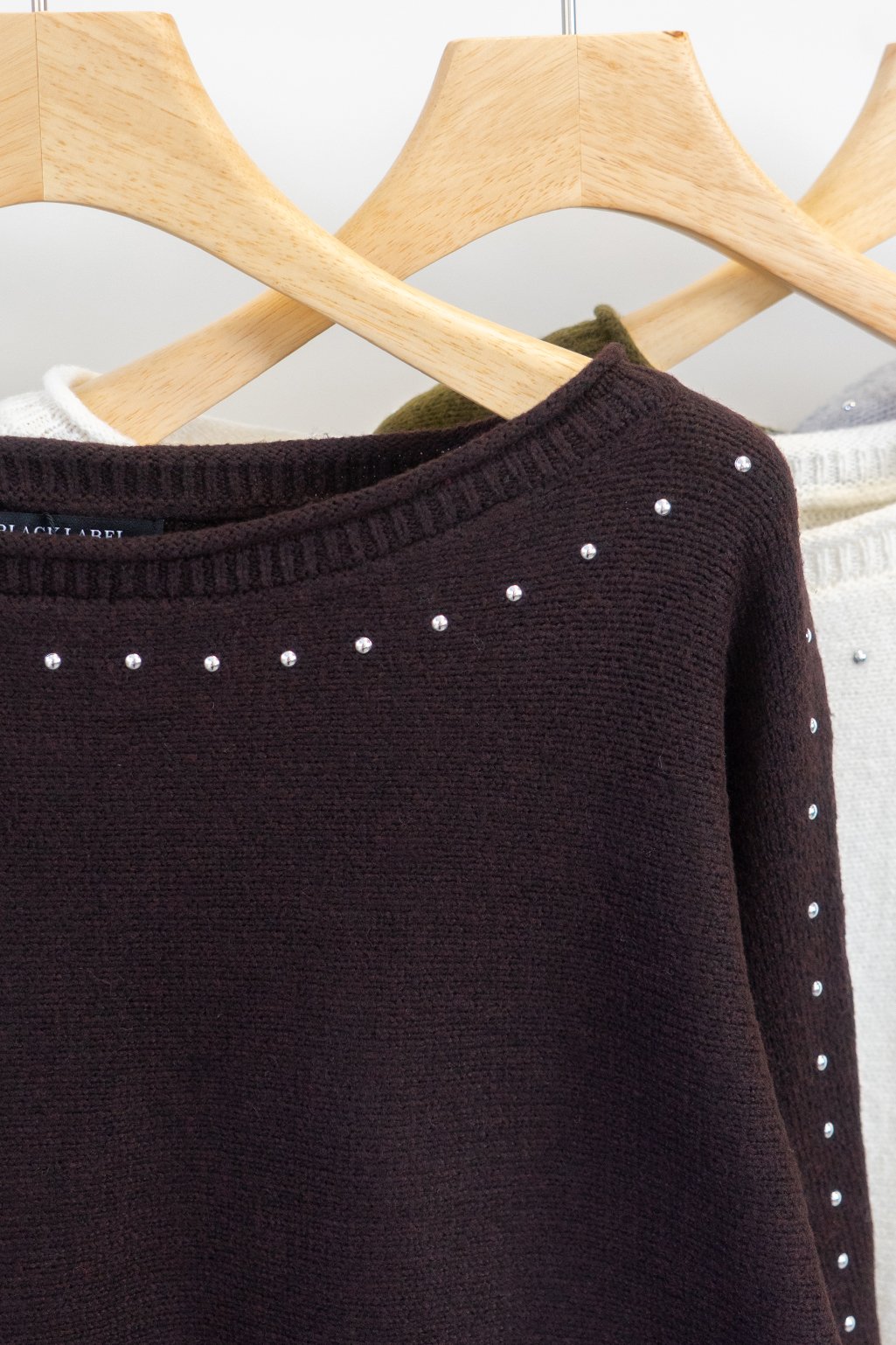 Sweater bote tachas - Imagen 10