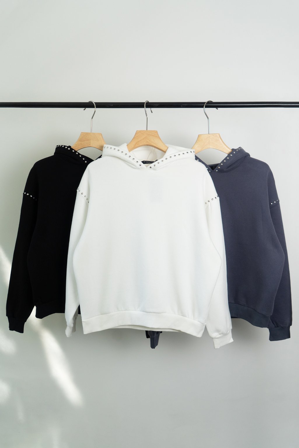 Alternative view of Buzo c/tachas friza