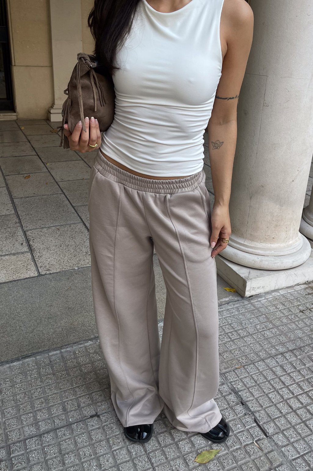 Alternative view of Jogging costura alo