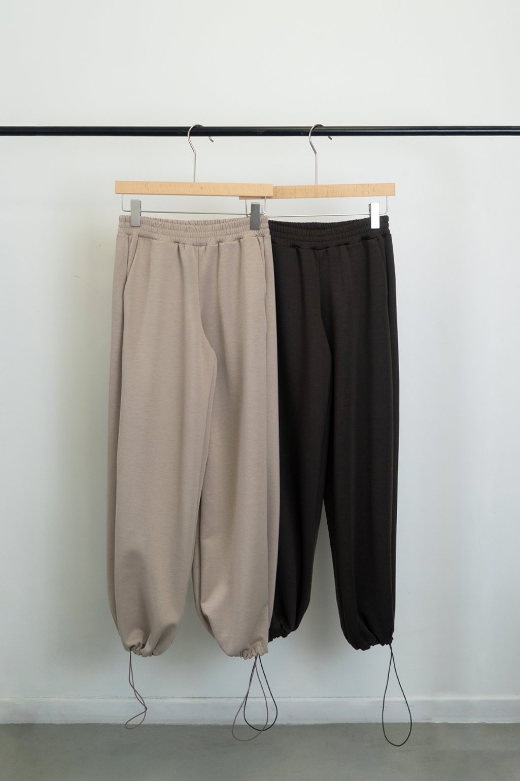 Alternative view of Jogging Jazmin alo