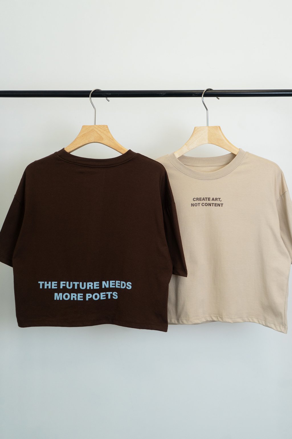 Alternative view of Remera boxy Poets