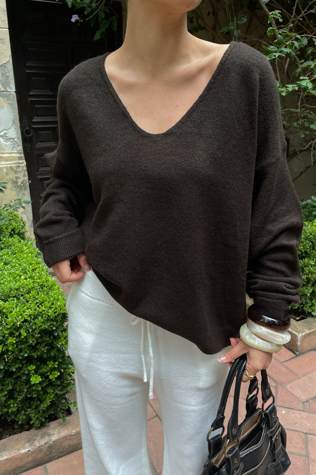 Sweater escote V boxy - Image 10