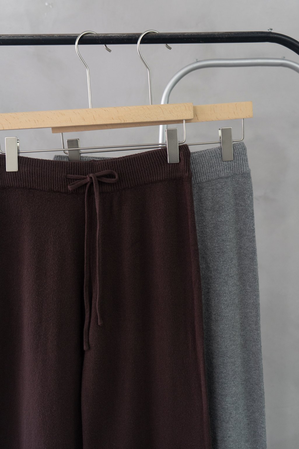 Pantalón tejido Cozy - Image 10