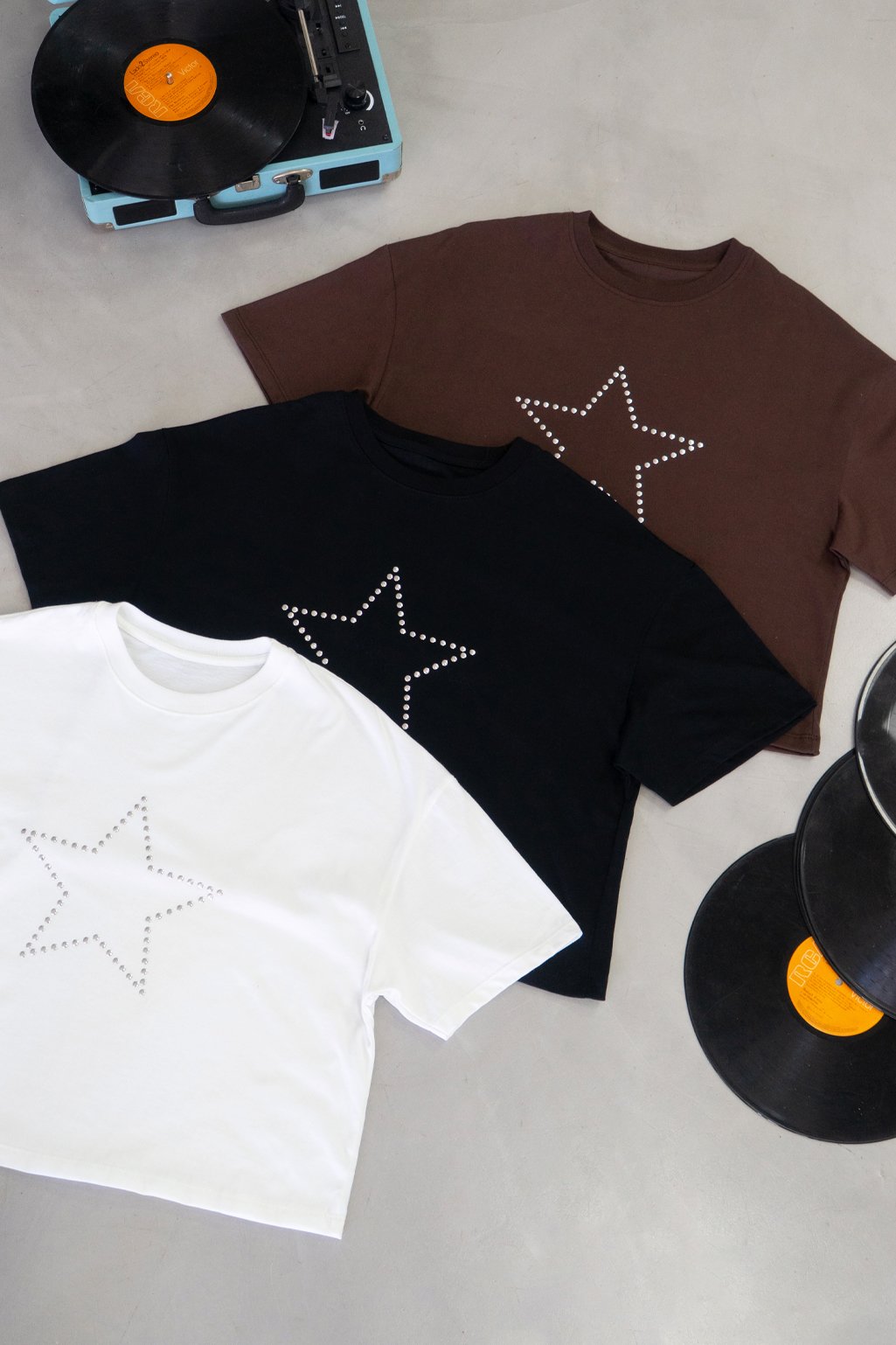 Remera boxy Star c/tachas