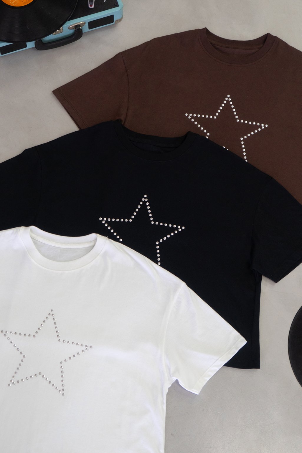 Remera boxy Star c/tachas - Imagen 4