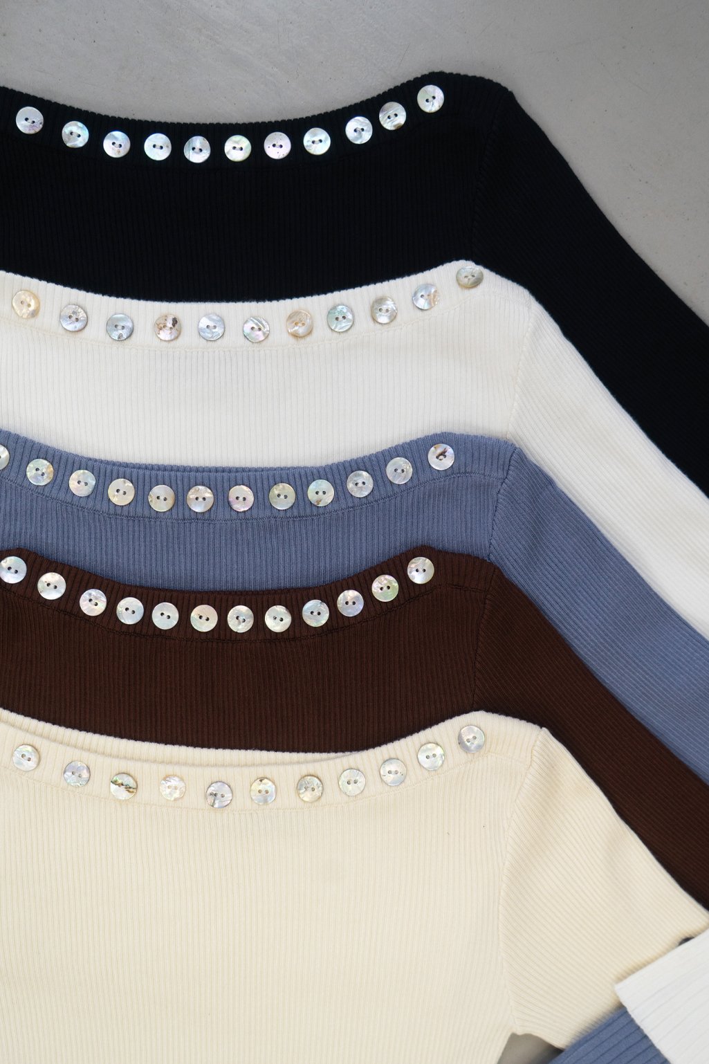 Alternative view of Sweater off-shoulder Ailen