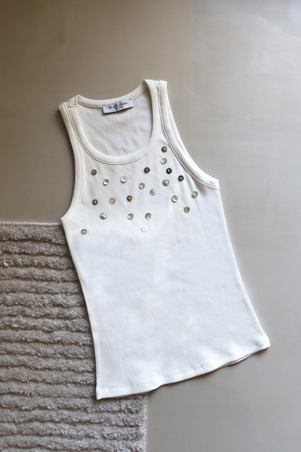 Alternative view of Musculosa morley botones DELFINA
