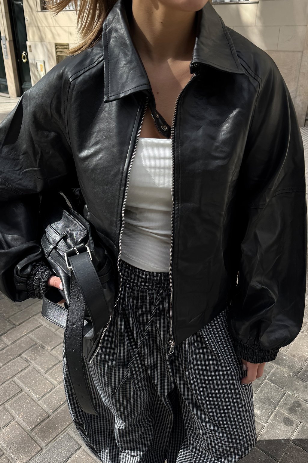 Campera cuero cuello alto PILI - Imagen 3