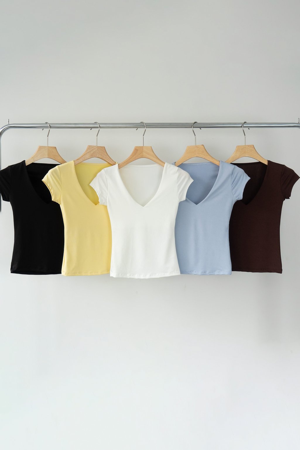Remera escote V Lauren