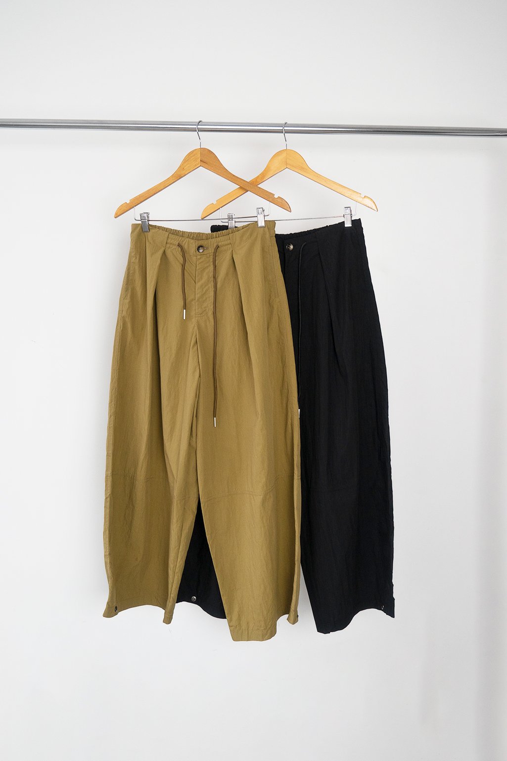 Pant. ballon c/ boton ASHLEY