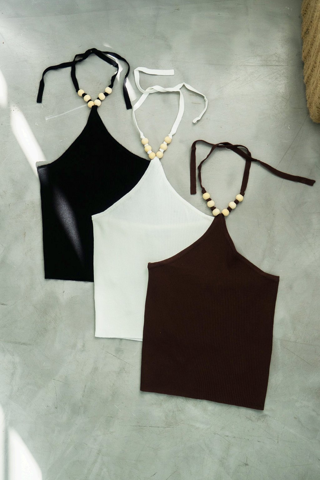 Top tejido halter c/ mostacilla STELLA - Imagen 3