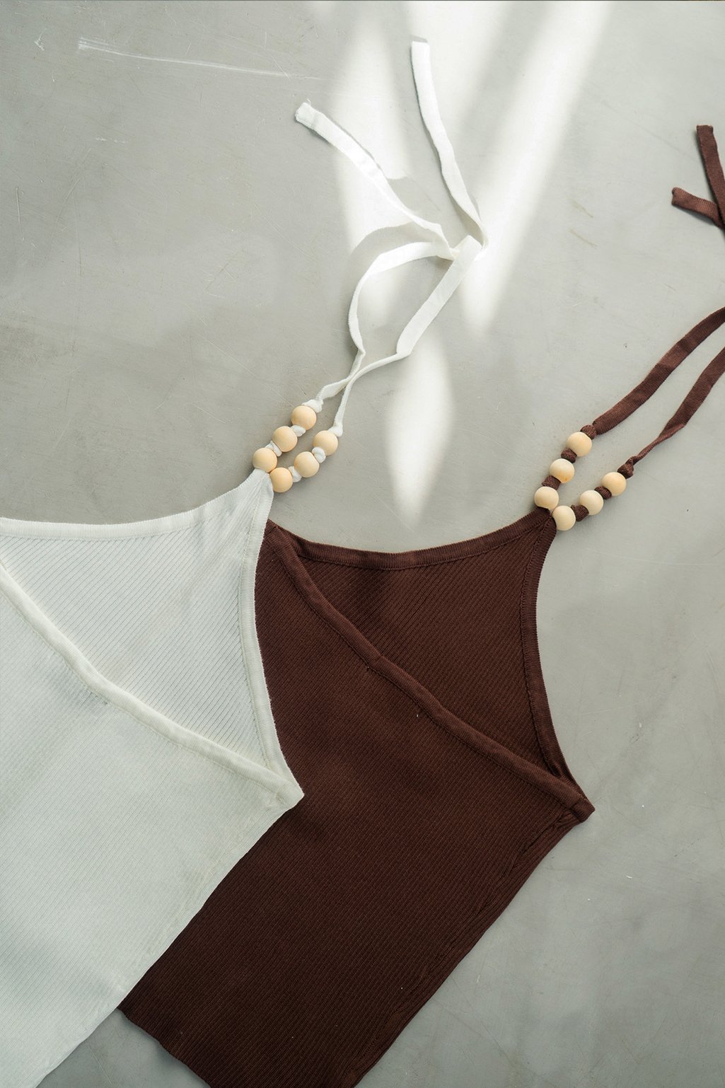 Alternative view of Top tejido halter c/ mostacilla STELLA