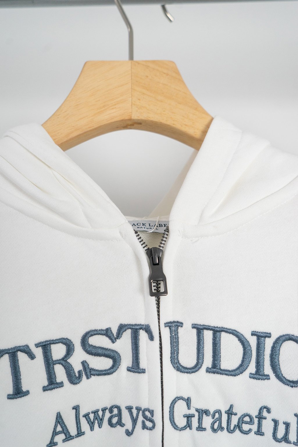 Campera NTR Studios - Imagen 3