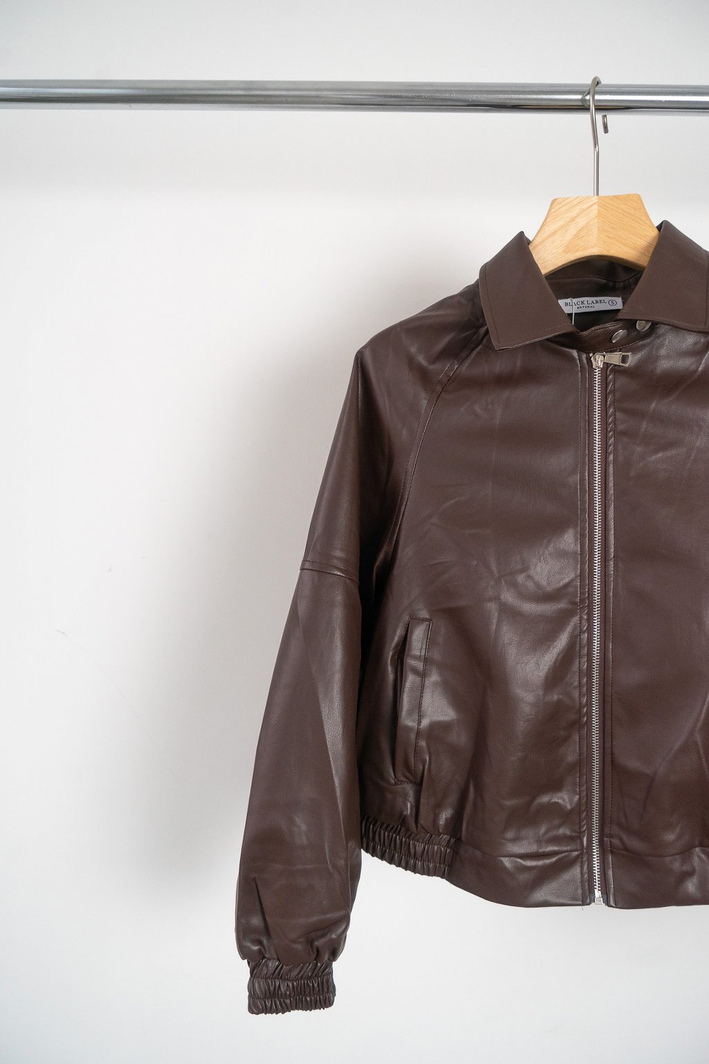 Campera cuero cuello alto PILI - Imagen 4