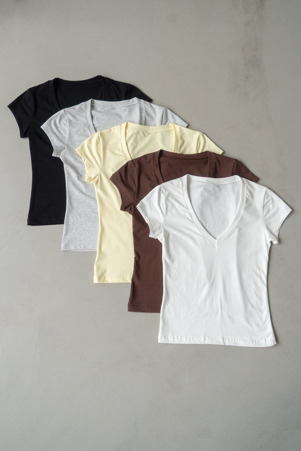 Remera cuello V cotton
