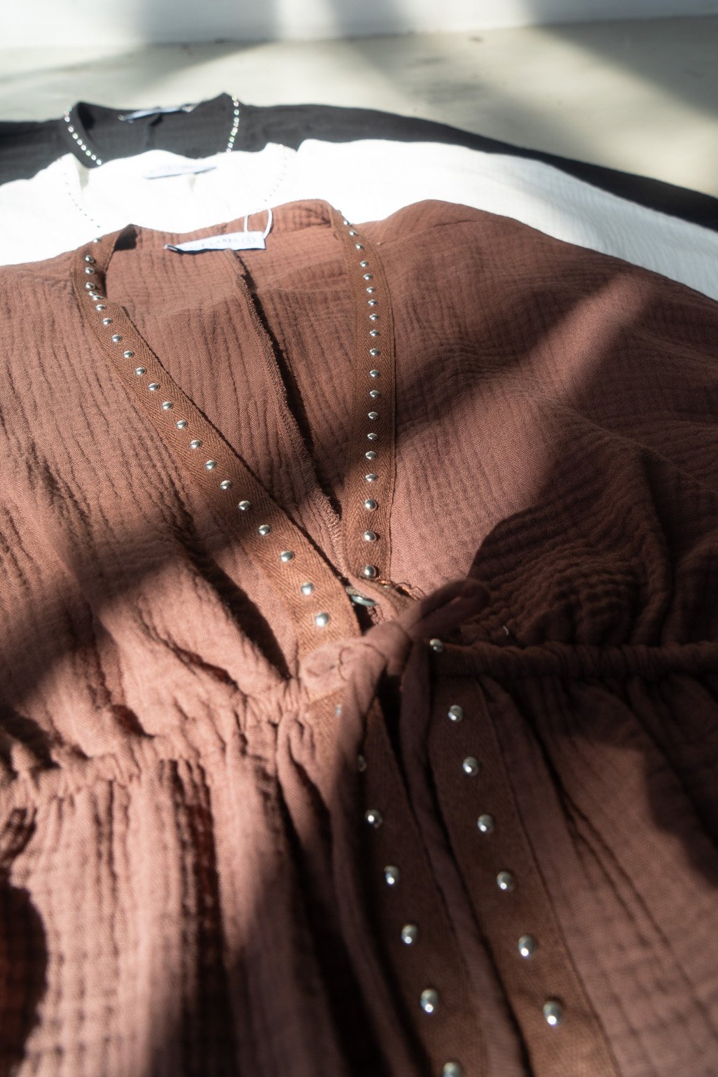 Camisa textura tachas KELLY - Imagen 5